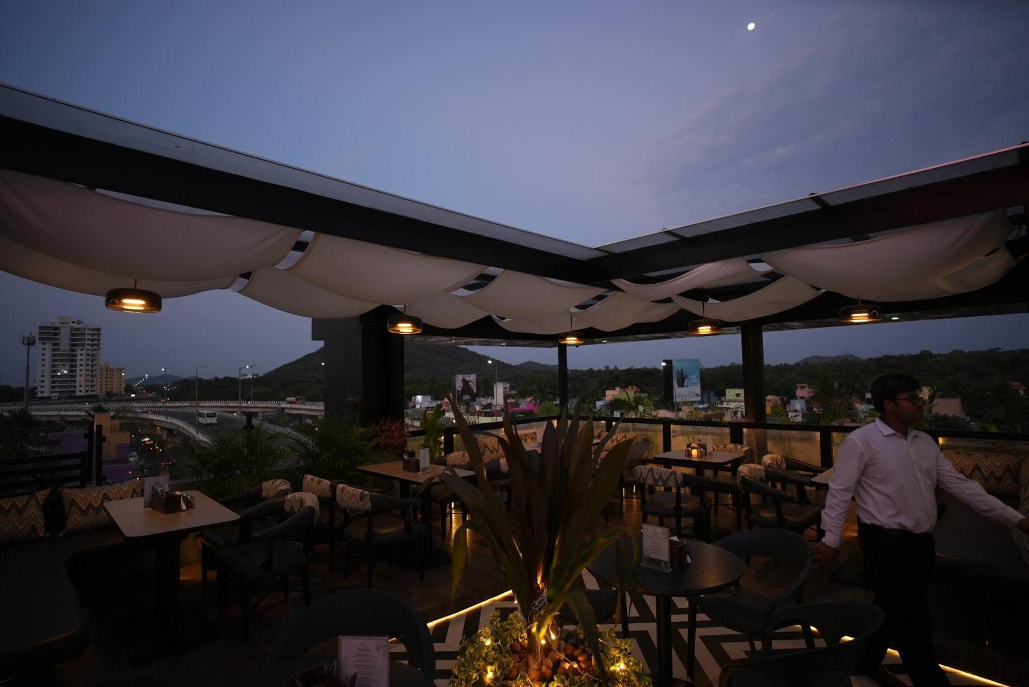Hotel Srr Grand Chennai Exterior foto